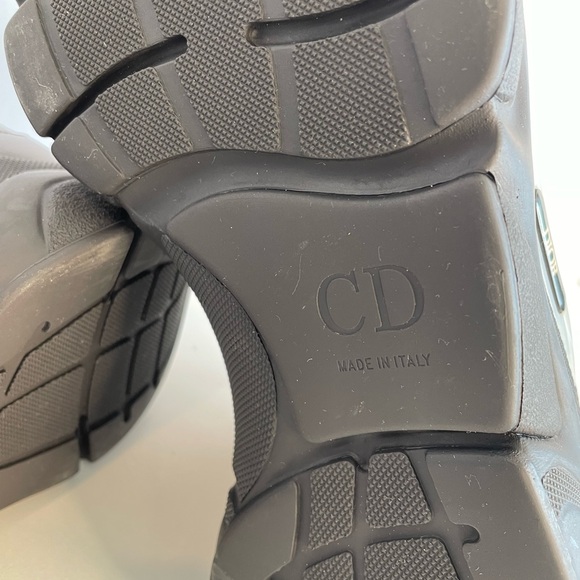 Dior Men’s Fashion Sneakers (B22 - size 9) - Picture 4 of 10